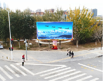 界首户外大屏广告投放要点。